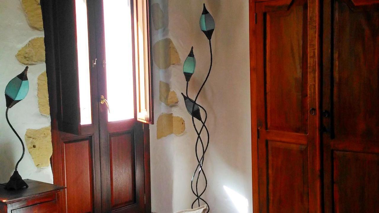 Oldtown Romantic Apartment Каляри Екстериор снимка